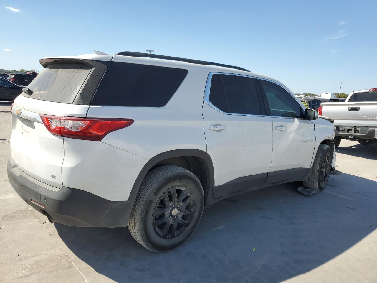2019 Chevrolet Traverse VIN 1GNERGKW1KJ189767 Copart auction photo, front end damage thumbnail 3