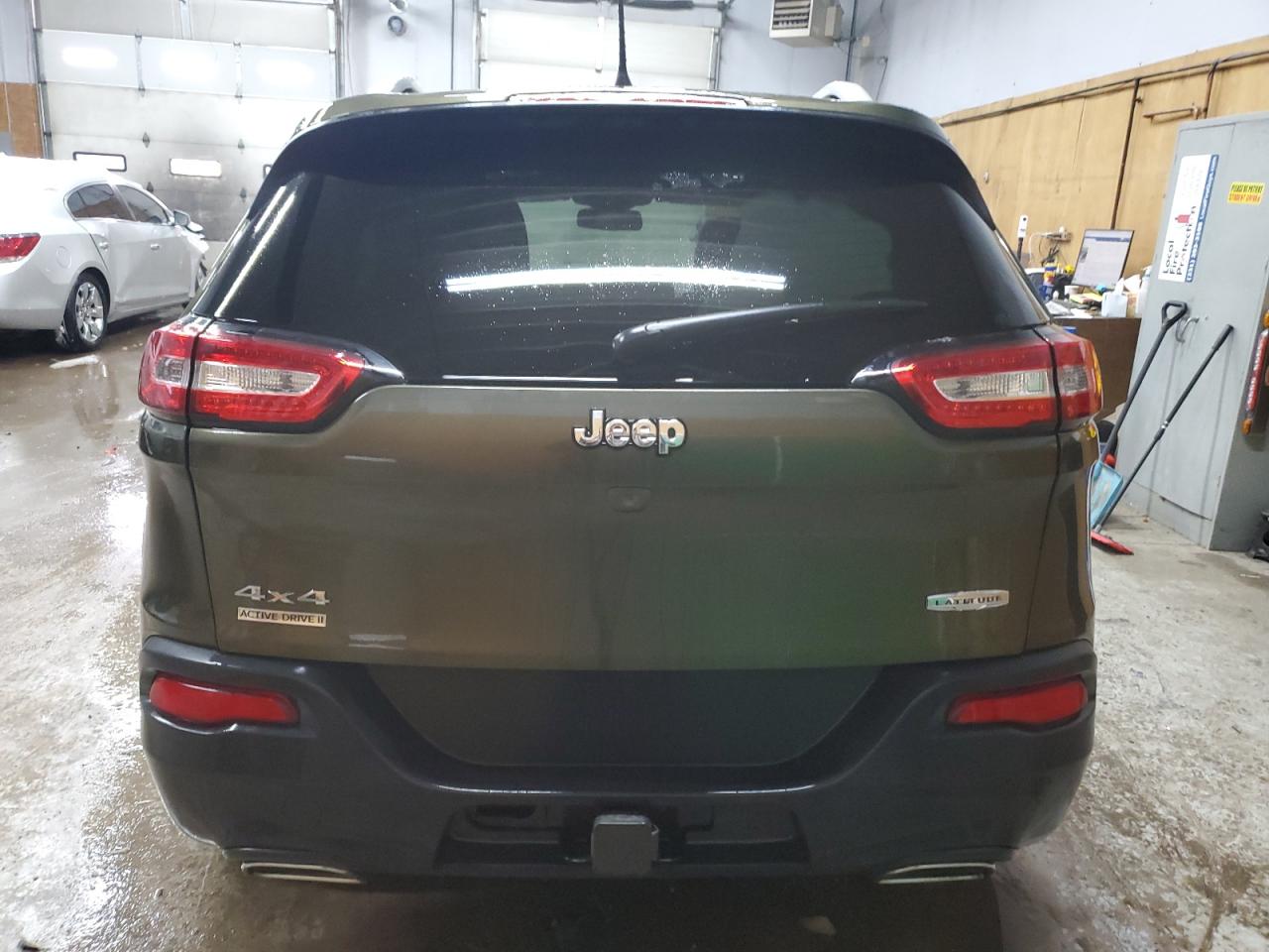 2016 Jeep Grand Cherokee VIN 1C4PJMCS3GW155794 Copart auction photo, front end / minor dent/scratches damage thumbnail 6