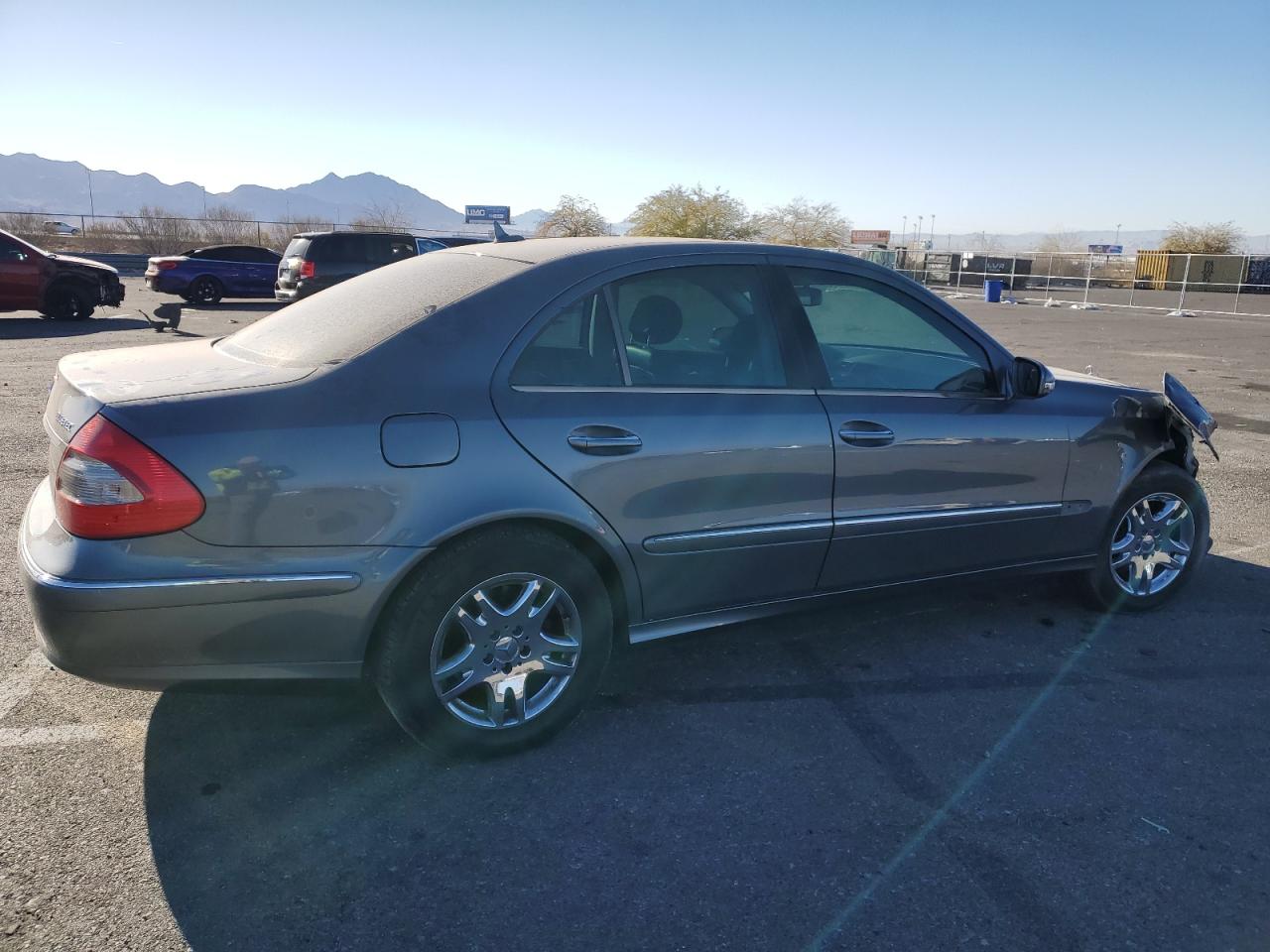 2007 Mercedes-Benz E-klasse VIN WDBUF22XX7B090177 Copart auction photo, front end damage thumbnail 3