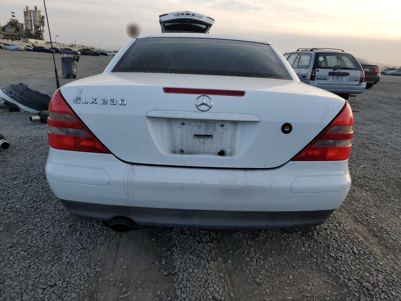 2000 Mercedes-Benz SLK-klasse VIN WDBKK47F8YF169677 Copart auction photo, minor dent/scratches damage thumbnail 6