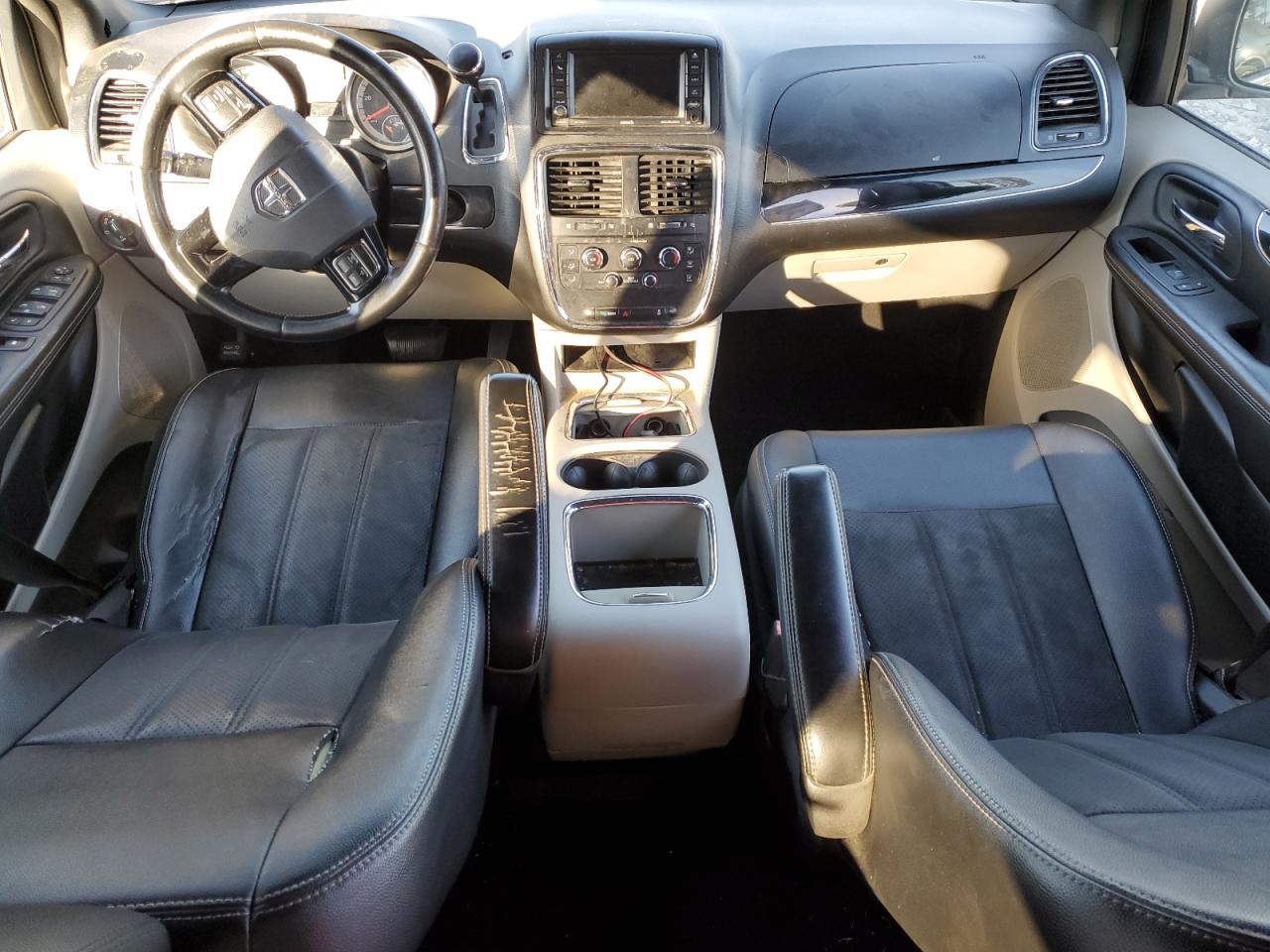 2019 Dodge Caravan VIN 2C4RDGCG5KR516764 Copart auction photo, minor dent/scratches damage thumbnail 8