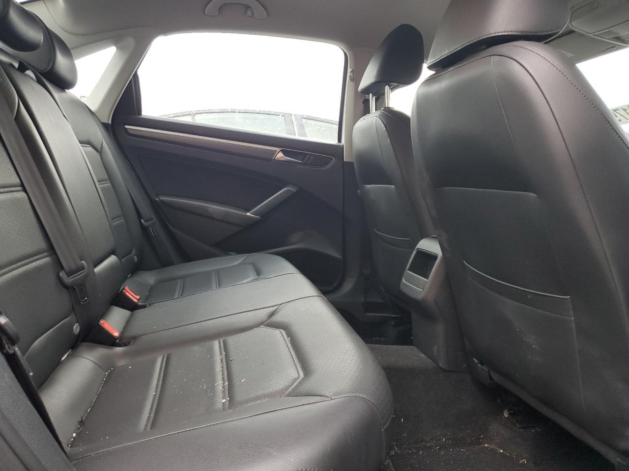 2017 Volkswagen Passat VIN 1VWDT7A37HC082147 Copart auction photo, front end / hail damage thumbnail 10