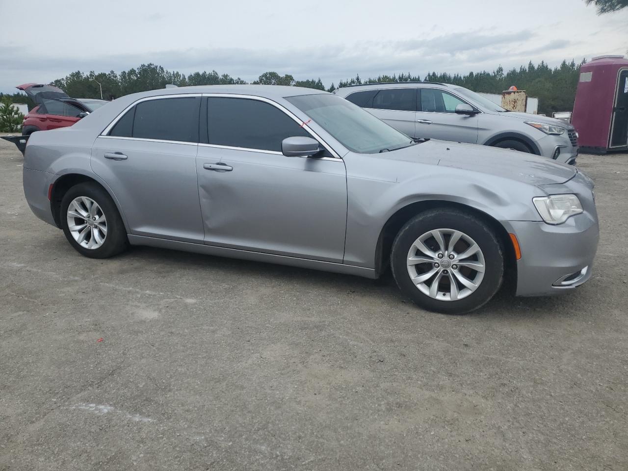 2015 Chrysler 300 VIN 2C3CCAAG8FH920571 Copart auction photo, mechanical damage thumbnail 4