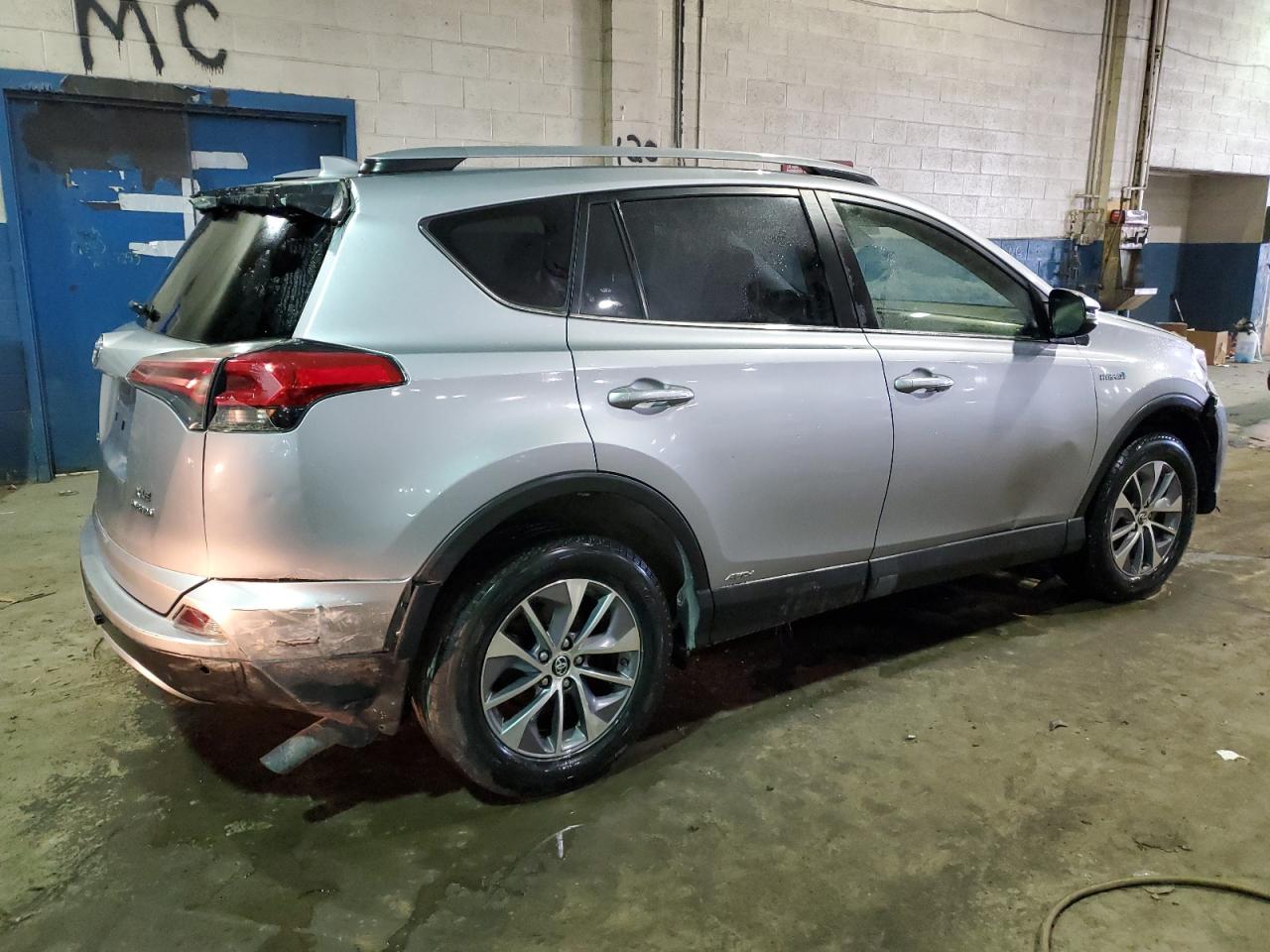 2018 Toyota RAV 4 VIN JTMRJREV1JD170942 Copart auction photo, front end / side damage thumbnail 3