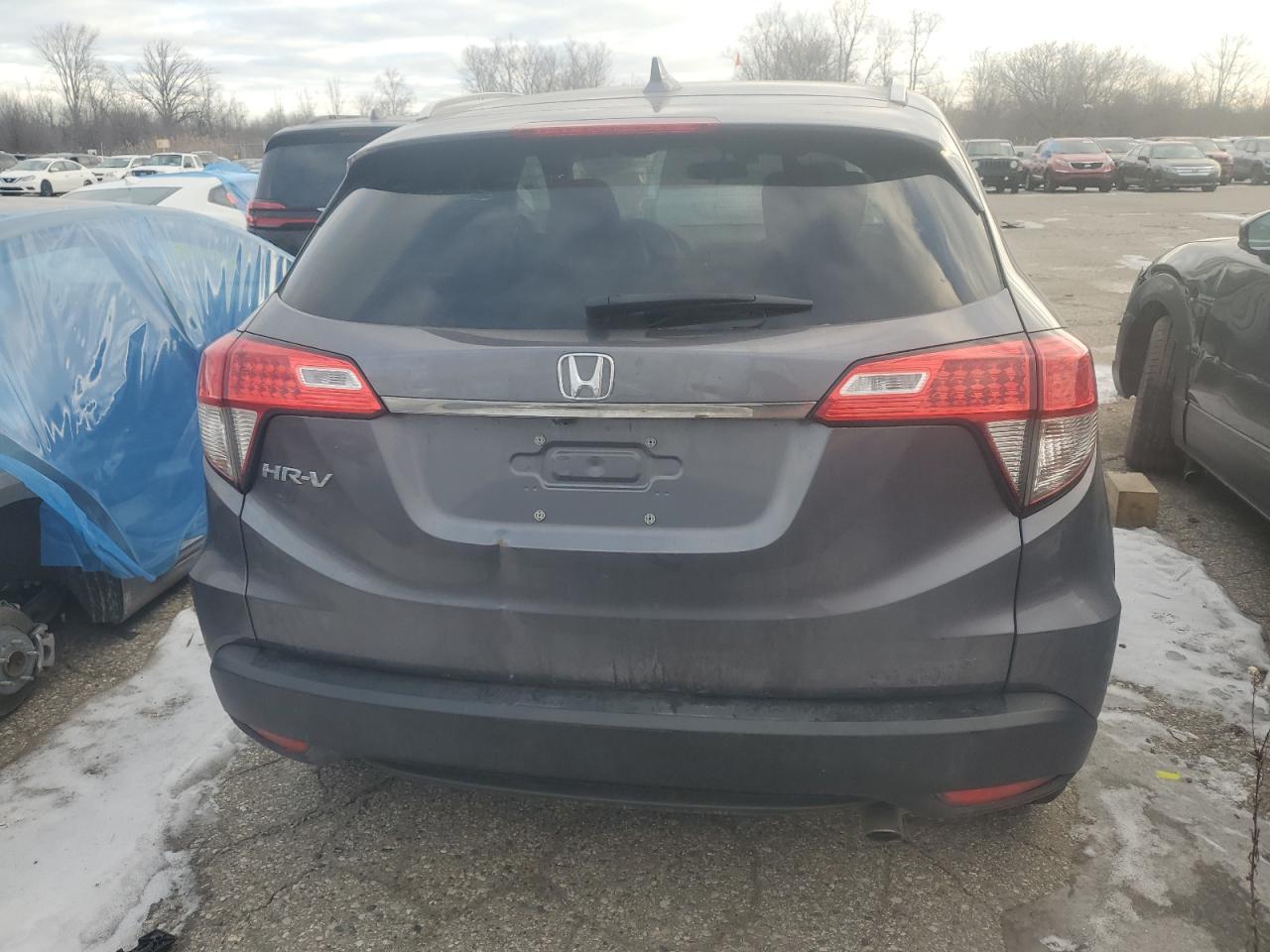 2022 Honda HR-V VIN 3CZRU5H55NM740604 Copart auction photo, front end / minor dent/scratches damage thumbnail 6