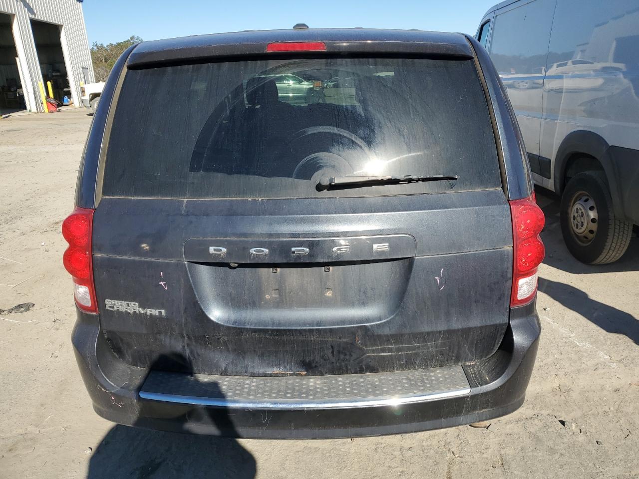 2014 Dodge Caravan VIN 2C4RDGBGXER452775 Copart auction photo, front end damage thumbnail 6