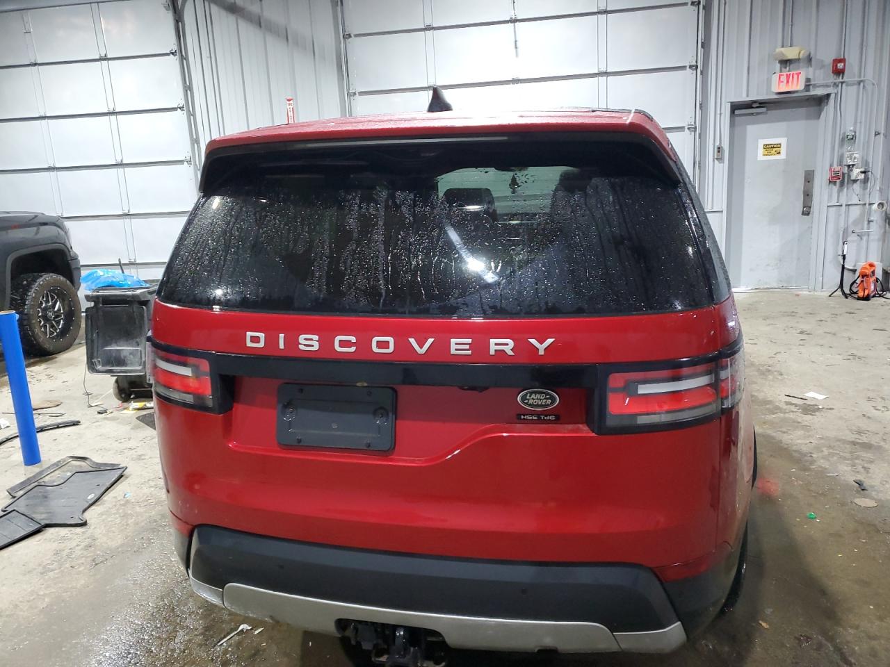 2017 Land Rover Discovery VIN SALRHBBKXHA043639 Copart auction photo, front end / minor dent/scratches damage thumbnail 6