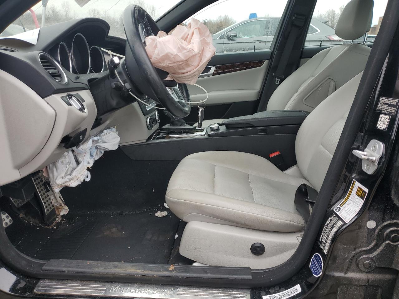 2014 Mercedes-Benz C-klasse VIN WDDGF8AB6EA954352 Copart auction photo, all over damage thumbnail 7