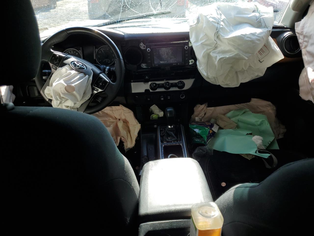 2018 Toyota Tacoma VIN 5TFAZ5CN6JX069380 Copart auction photo, all over damage thumbnail 8