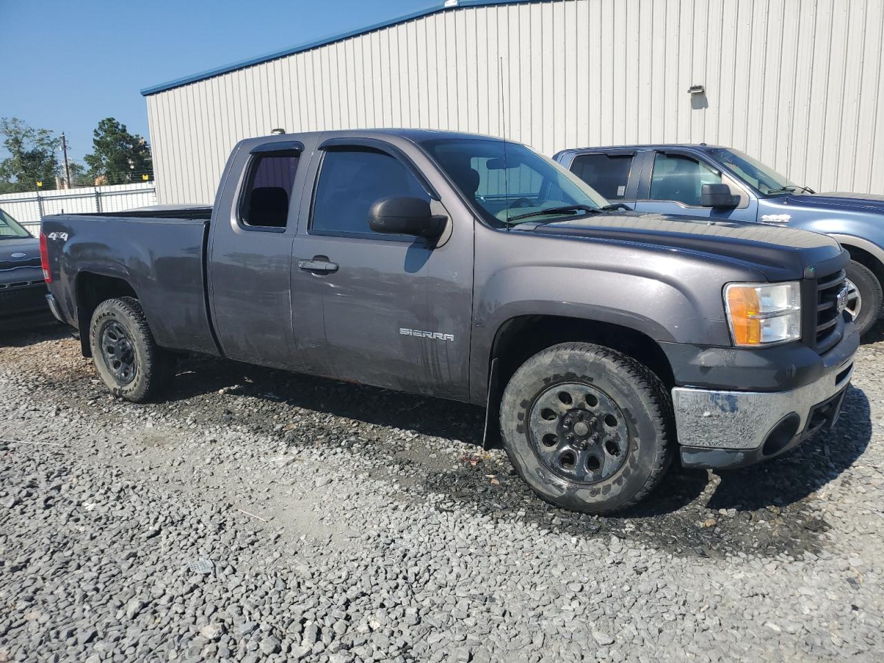 2011 GMC Sierra VIN 1GTR2TEA4BZ252837 Copart auction photo, side / rear end damage thumbnail 4
