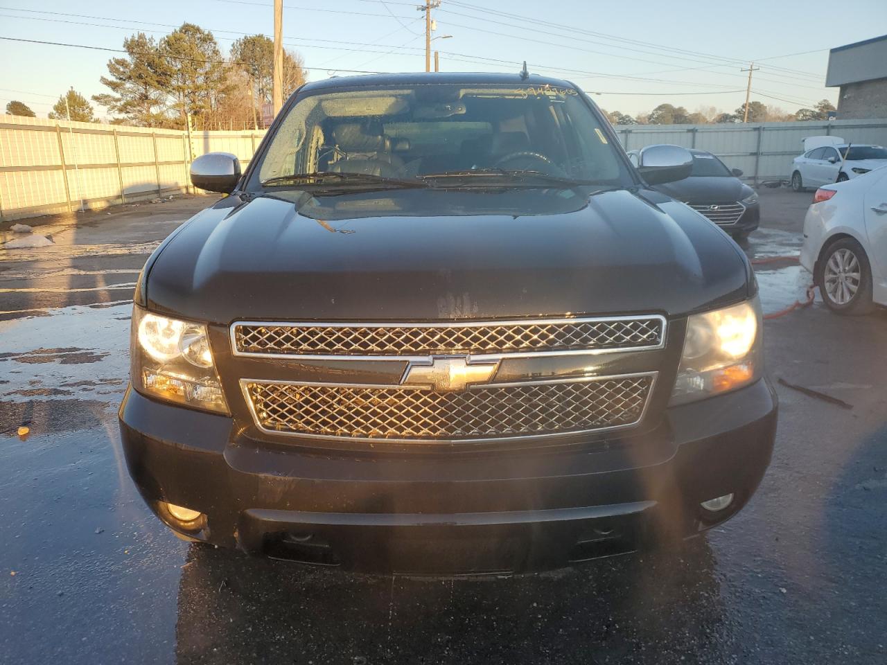 2010 Chevrolet Tahoe VIN 1GNUKCE01AR160754 Copart auction photo, side damage thumbnail 5