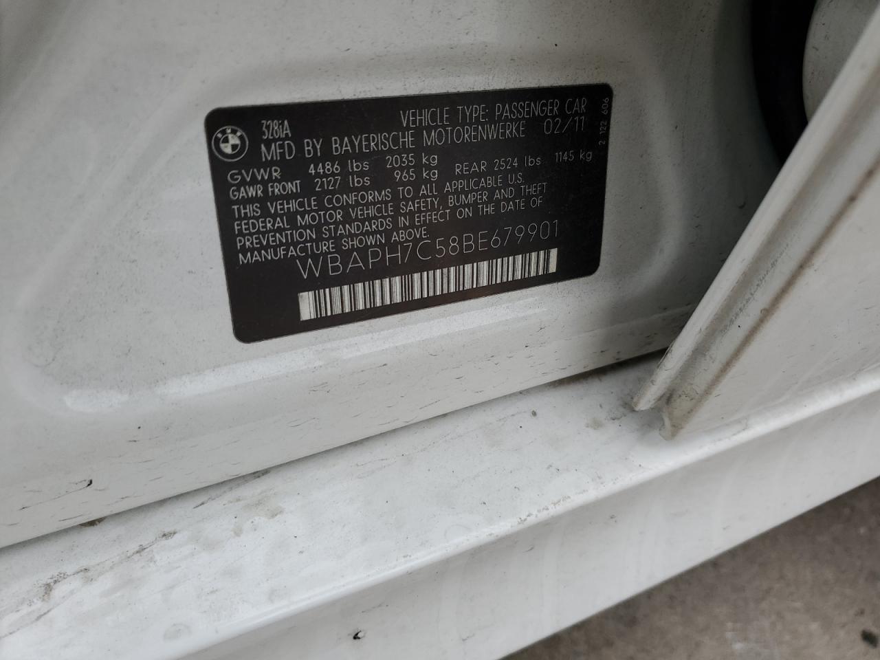 2011 BMW 3er VIN WBAPH7C58BE679901 Copart auction photo, front end damage thumbnail 14
