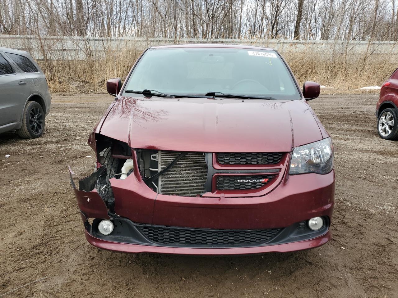2017 Dodge Caravan VIN 2C4RDGEG2HR687283 Copart auction photo, front end / side damage thumbnail 5