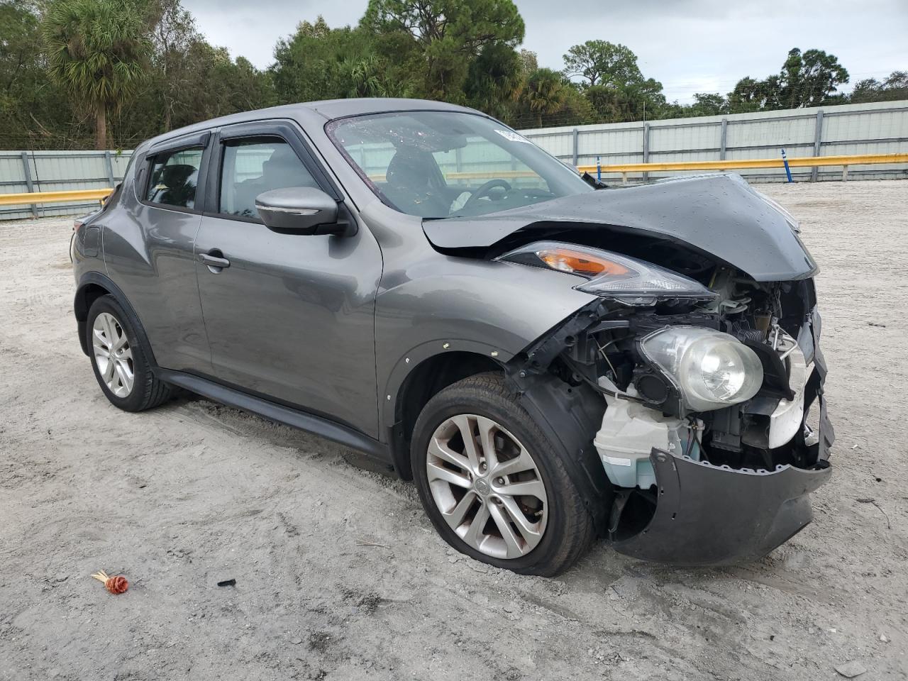 2017 Nissan Juke VIN JN8AF5MR3HT700893 Copart auction photo, front end / side damage thumbnail 4