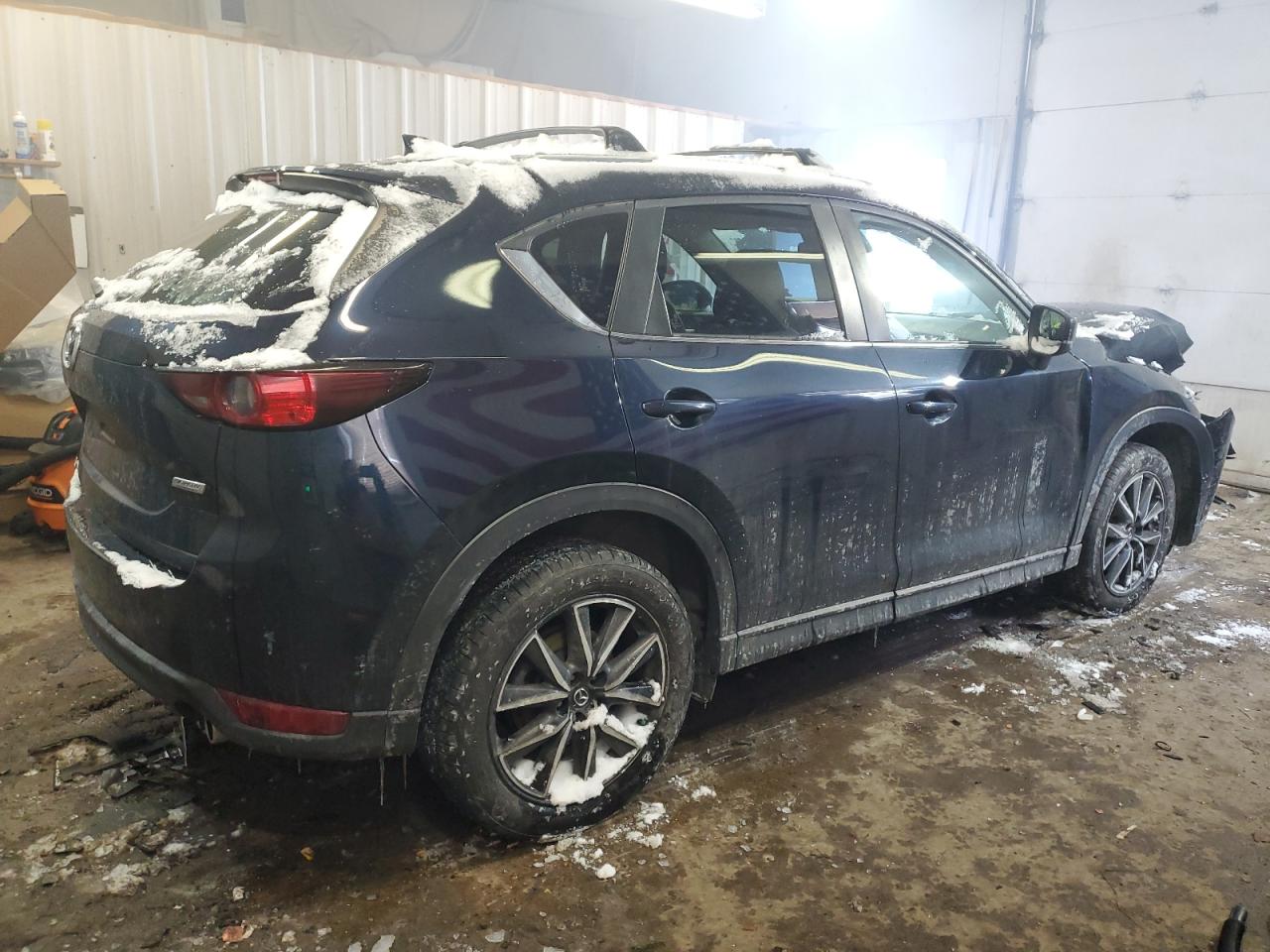 2018 Mazda CX-5 VIN JM3KFBCMXJ0366591 Copart auction photo, front end / minor dent/scratches damage thumbnail 3