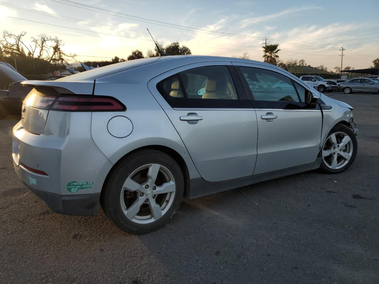 2014 Chevrolet Volt VIN 1G1RF6E45EU154121 Copart auction photo, front end / side damage thumbnail 3