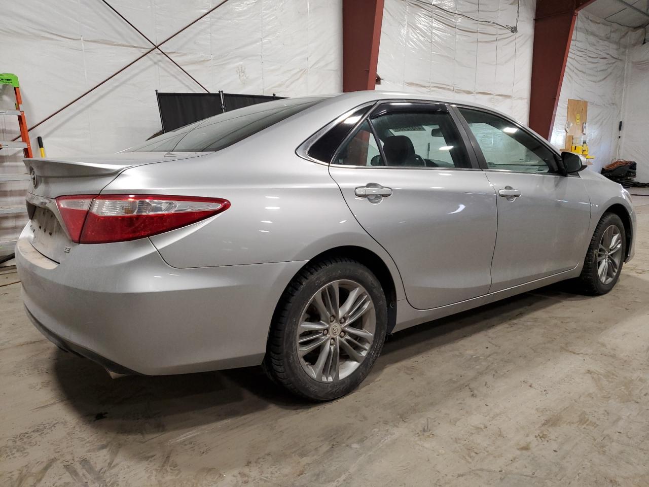 2015 Toyota Camry VIN 4T1BF1FK0FU904532 Copart auction photo, side / front end damage thumbnail 3