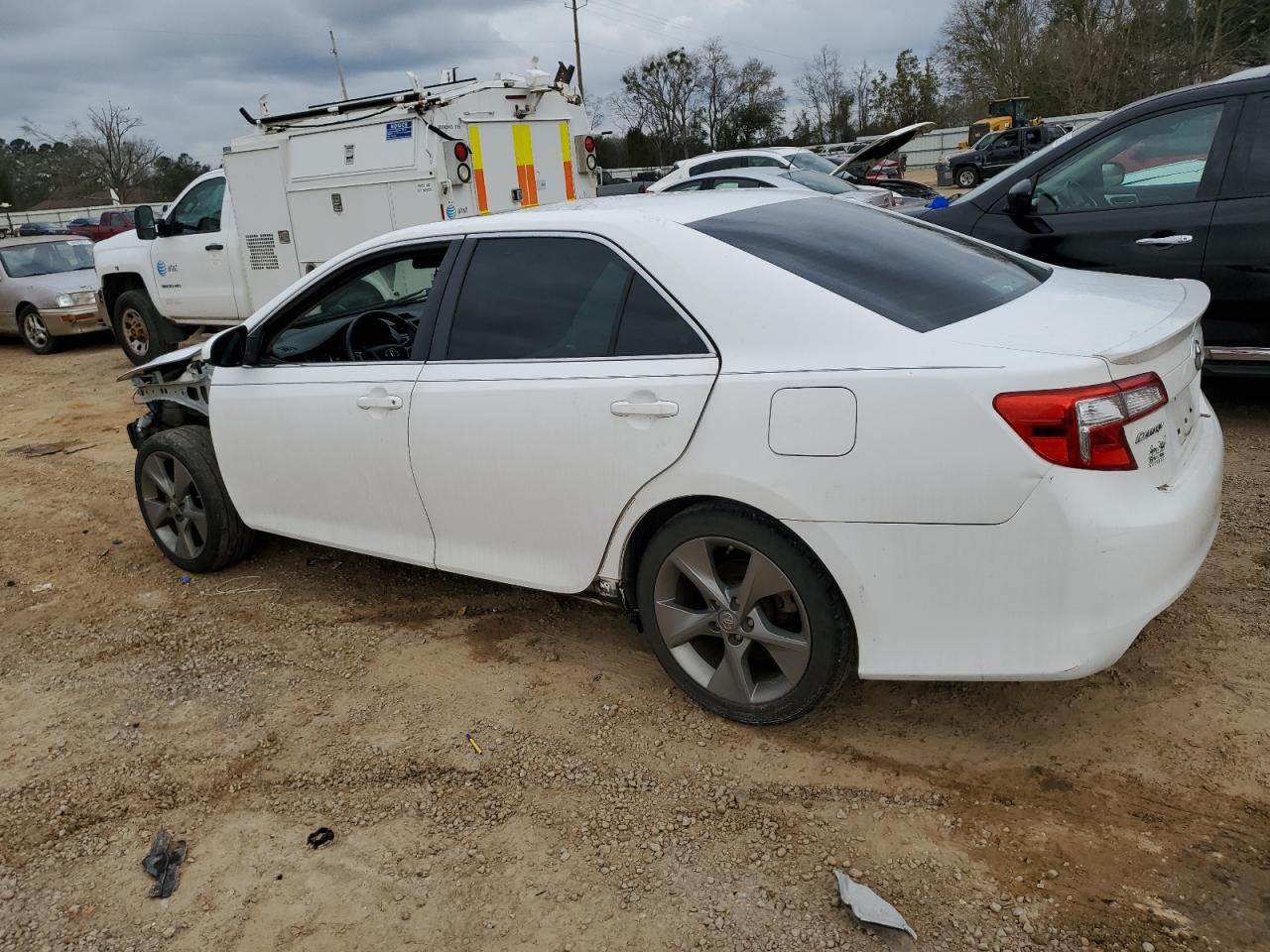 2014 Toyota Camry VIN 4T1BF1FK2EU799717 Copart auction photo, front end / minor dent/scratches damage thumbnail 2