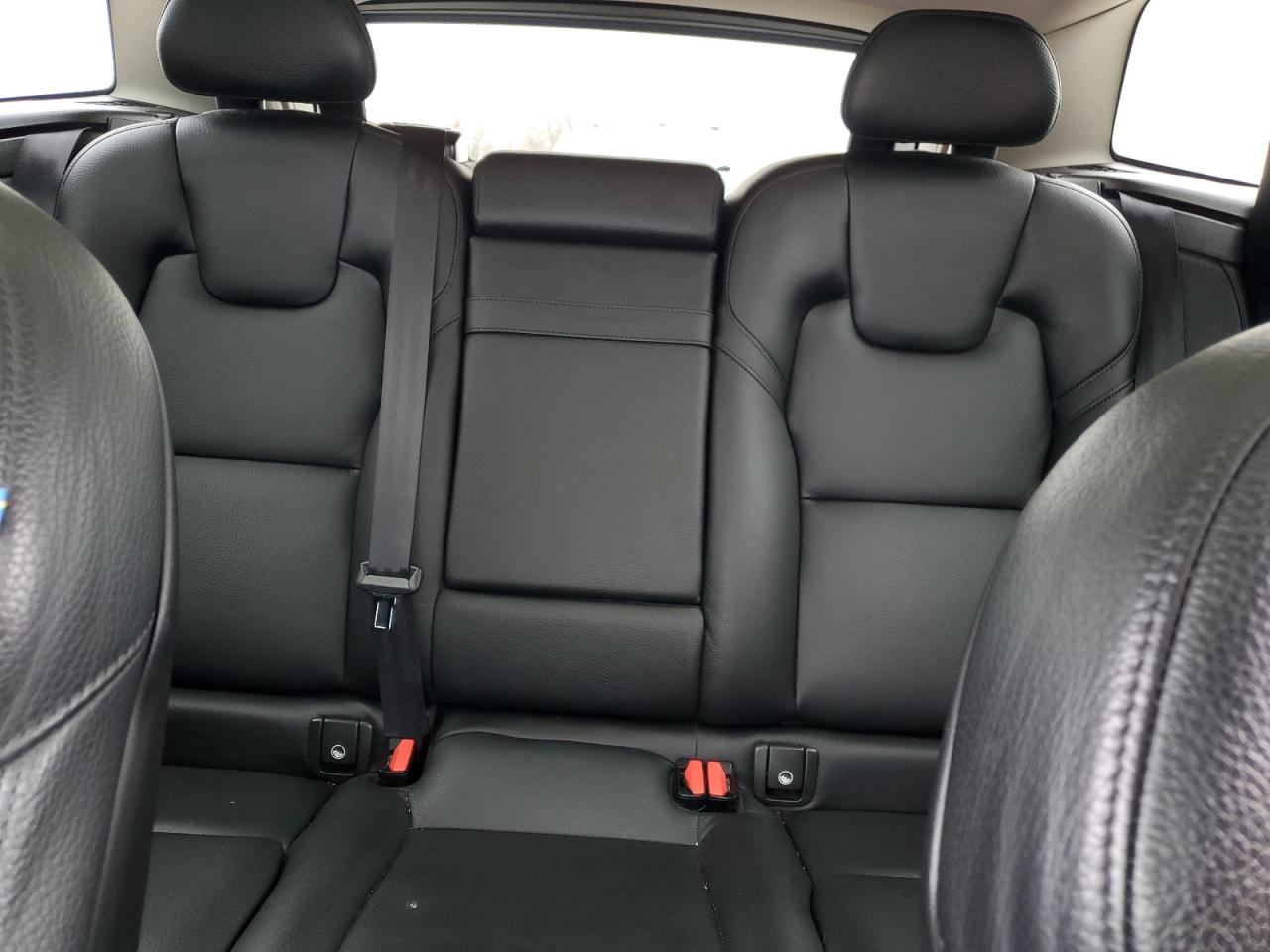 2019 Volvo XC60 VIN LYV102DL2KB237373 Copart auction photo, side / hail damage thumbnail 10