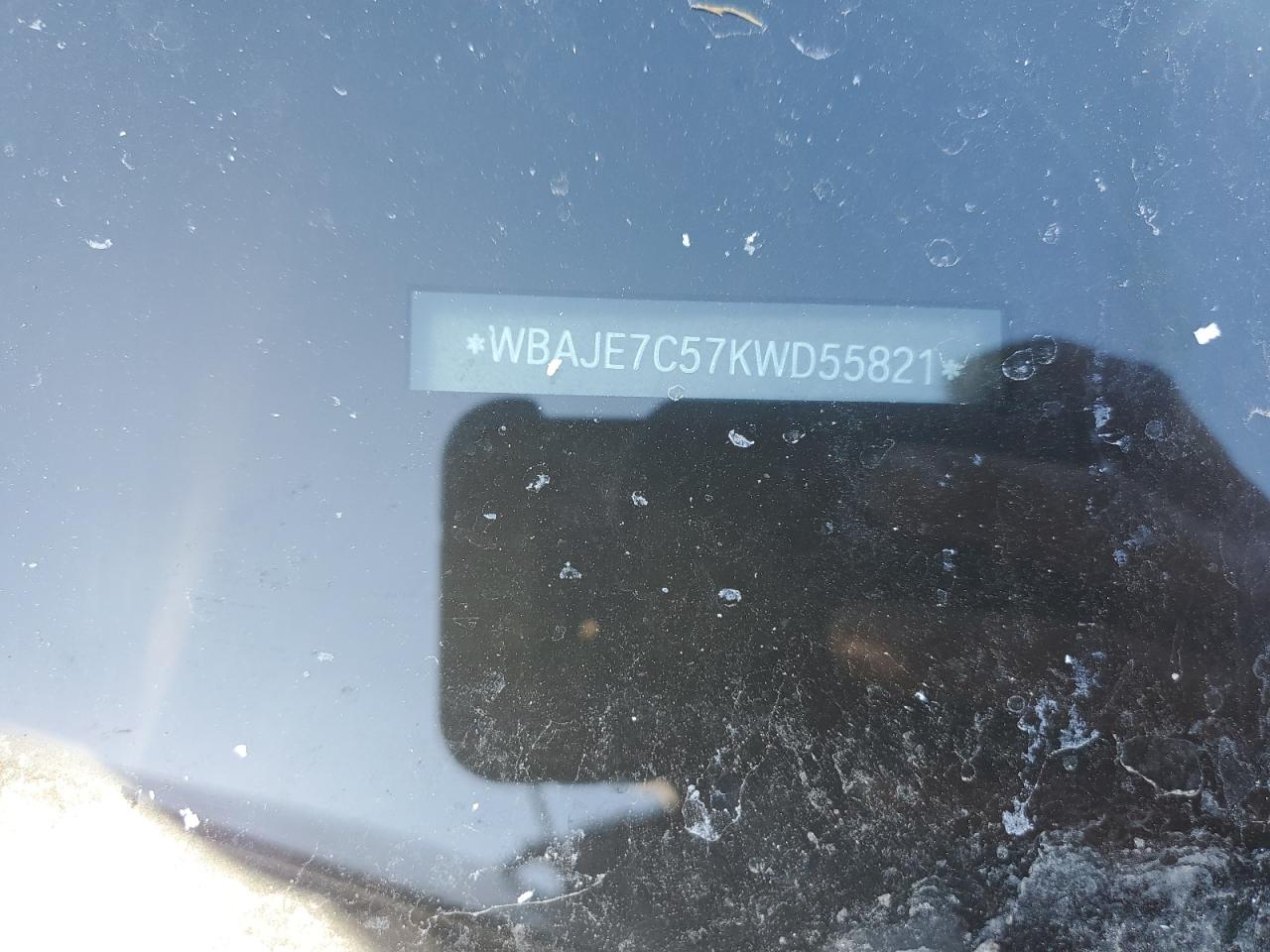 2019 BMW 5er VIN WBAJE7C57KWD55821 Copart auction photo, side / front end damage thumbnail 13