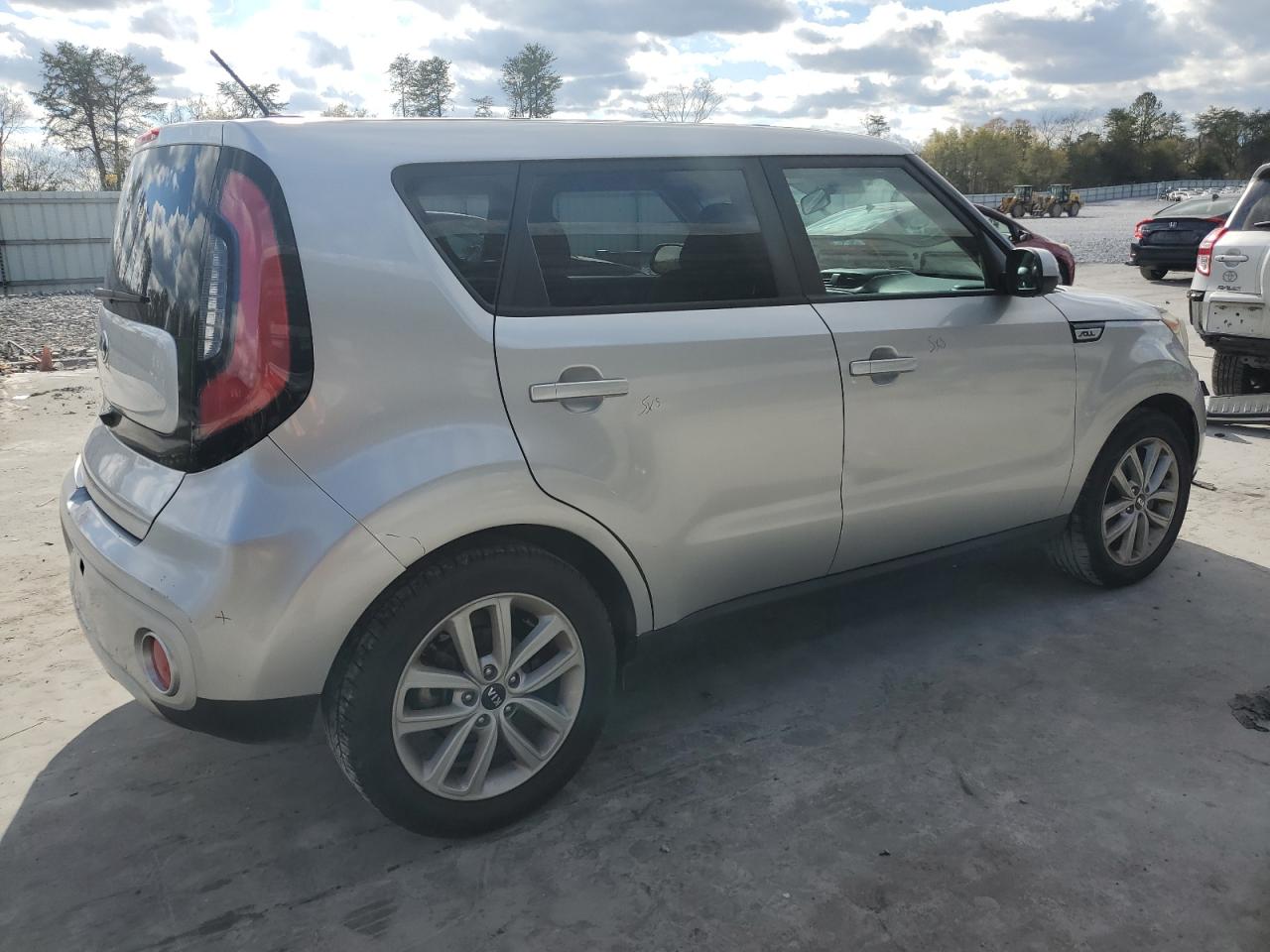 2018 KIA Soul VIN KNDJP3A56J7594758 Copart auction photo, side damage thumbnail 3