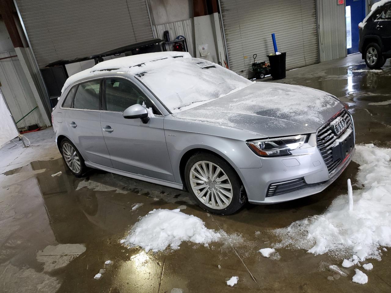 2017 Audi A3 VIN WAUTPBFF0HA086574 Copart auction photo, minor dent/scratches damage thumbnail 4
