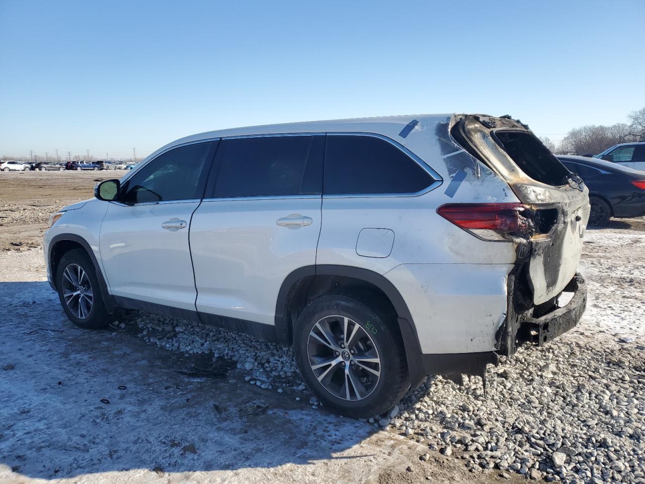 2019 Toyota Highlander VIN 5TDBZRFH2KS918137 Copart auction photo, burn damage thumbnail 2