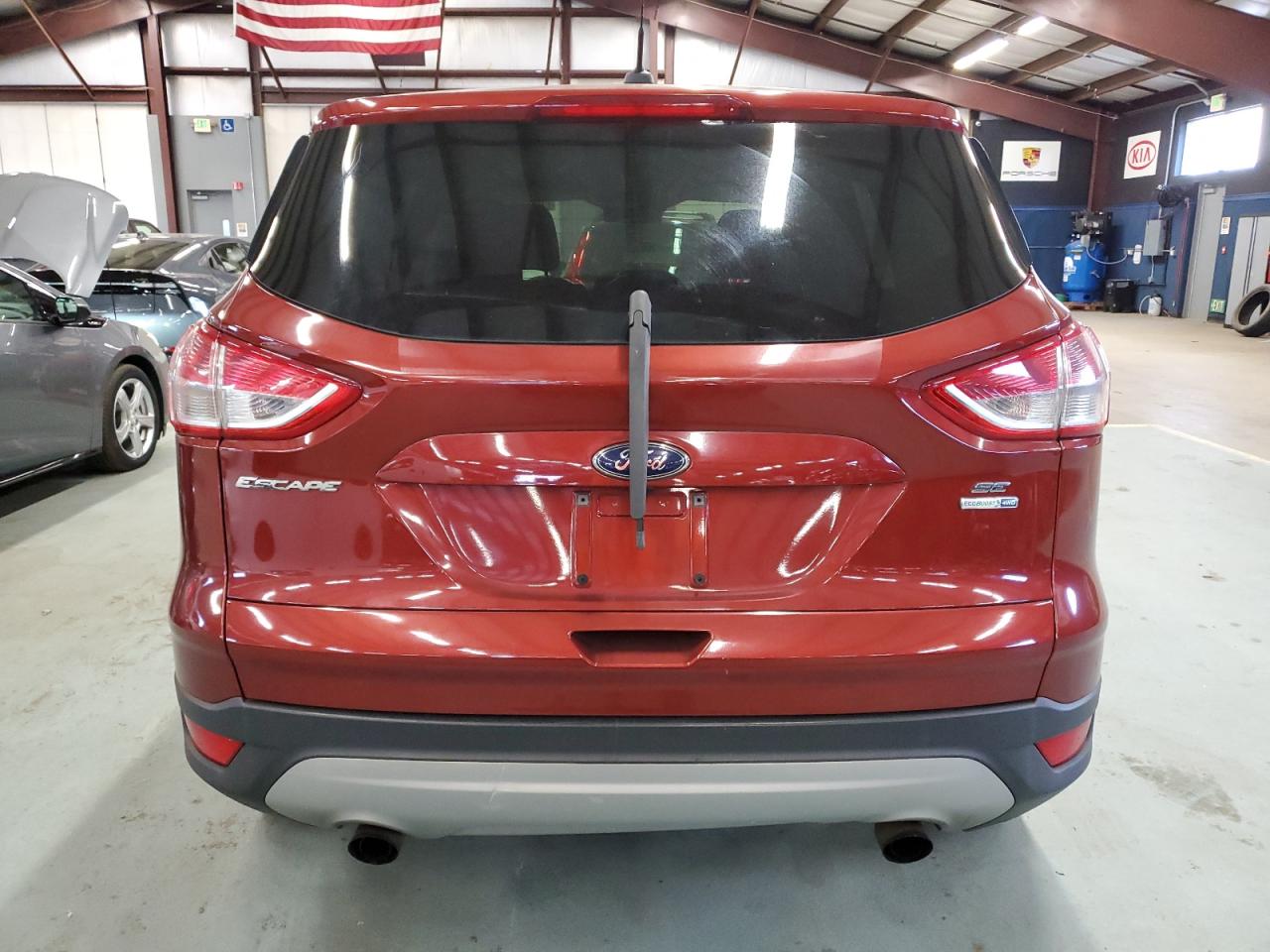 2016 Ford Escape VIN 1FMCU9GX8GUB28817 Copart auction photo, minor dent/scratches damage thumbnail 6