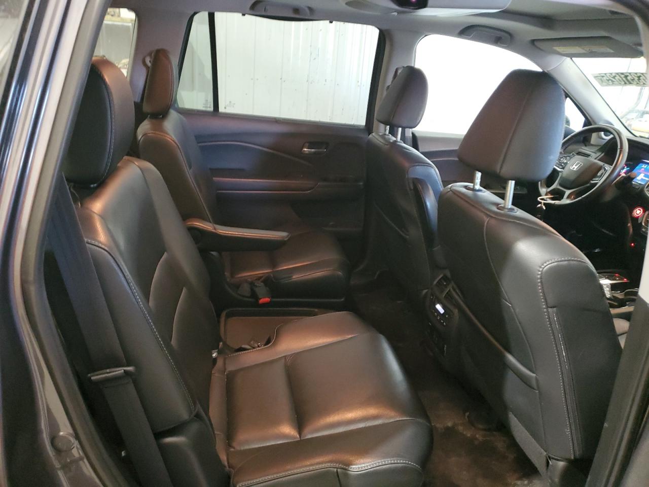2019 Honda Pilot VIN 5FNYF6H64KB011388 Copart auction photo, side / minor dent/scratches damage thumbnail 11