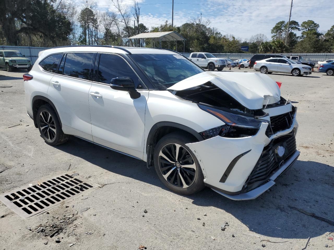 2021 Toyota Highlander VIN 5TDLZRBH3MS116161 Copart auction photo, front end damage thumbnail 4
