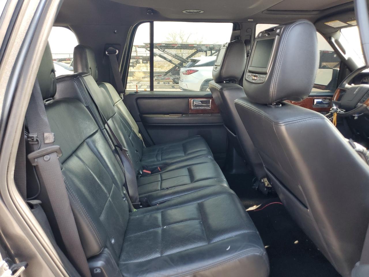 2011 Lincoln Navigator VIN 5LMJJ2H55BEJ09226 Copart auction photo, rear end / side damage thumbnail 11