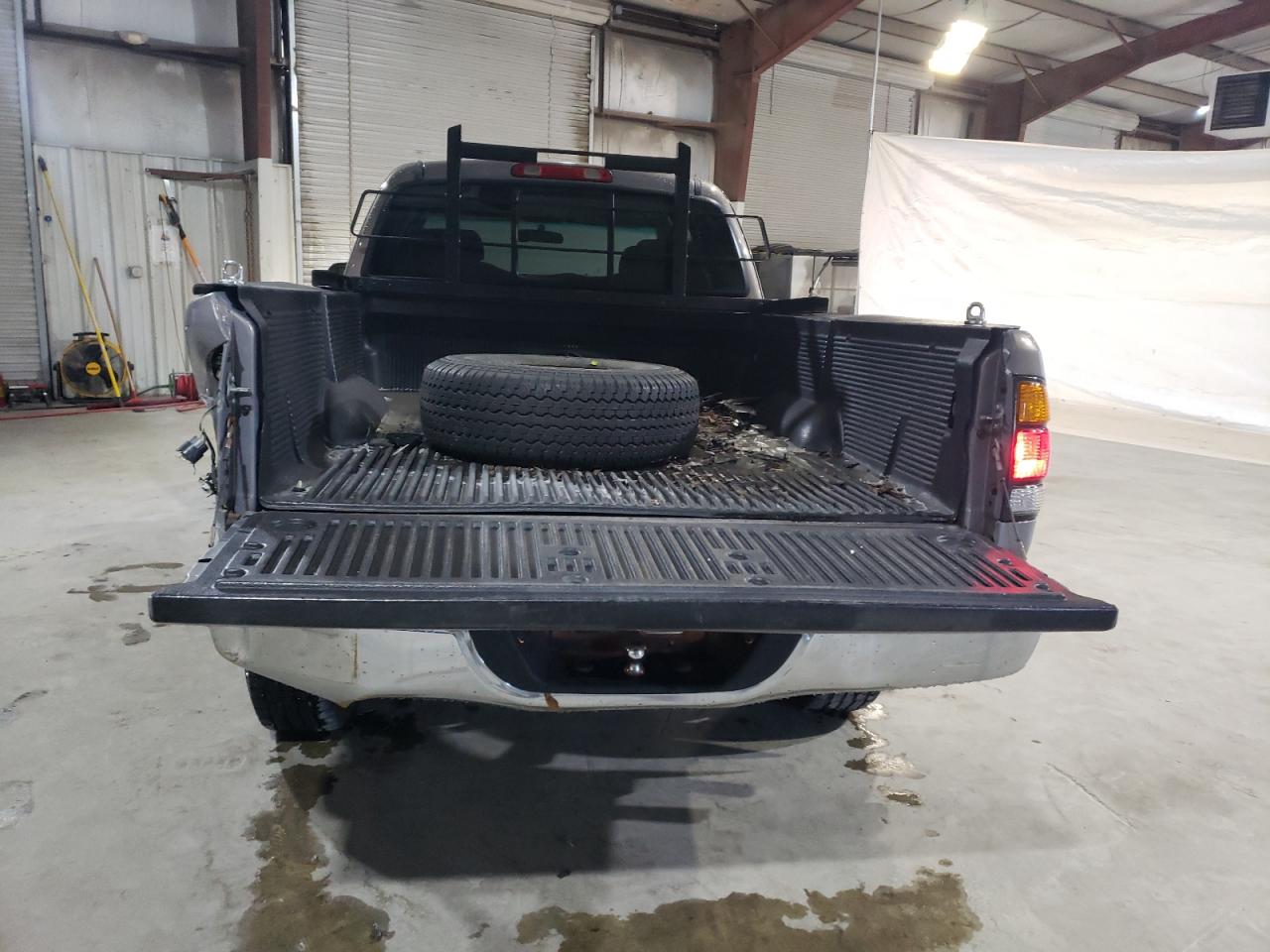 2000 Toyota Tundra VIN 5TBBT4411YS059439 Copart auction photo, side / rear end damage thumbnail 6