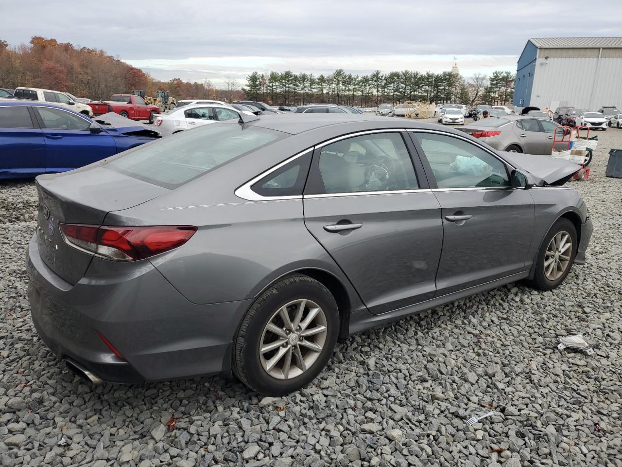 2019 Hyundai Sonata VIN 5NPE24AF7KH808796 Copart auction photo, front end / rear end damage thumbnail 3