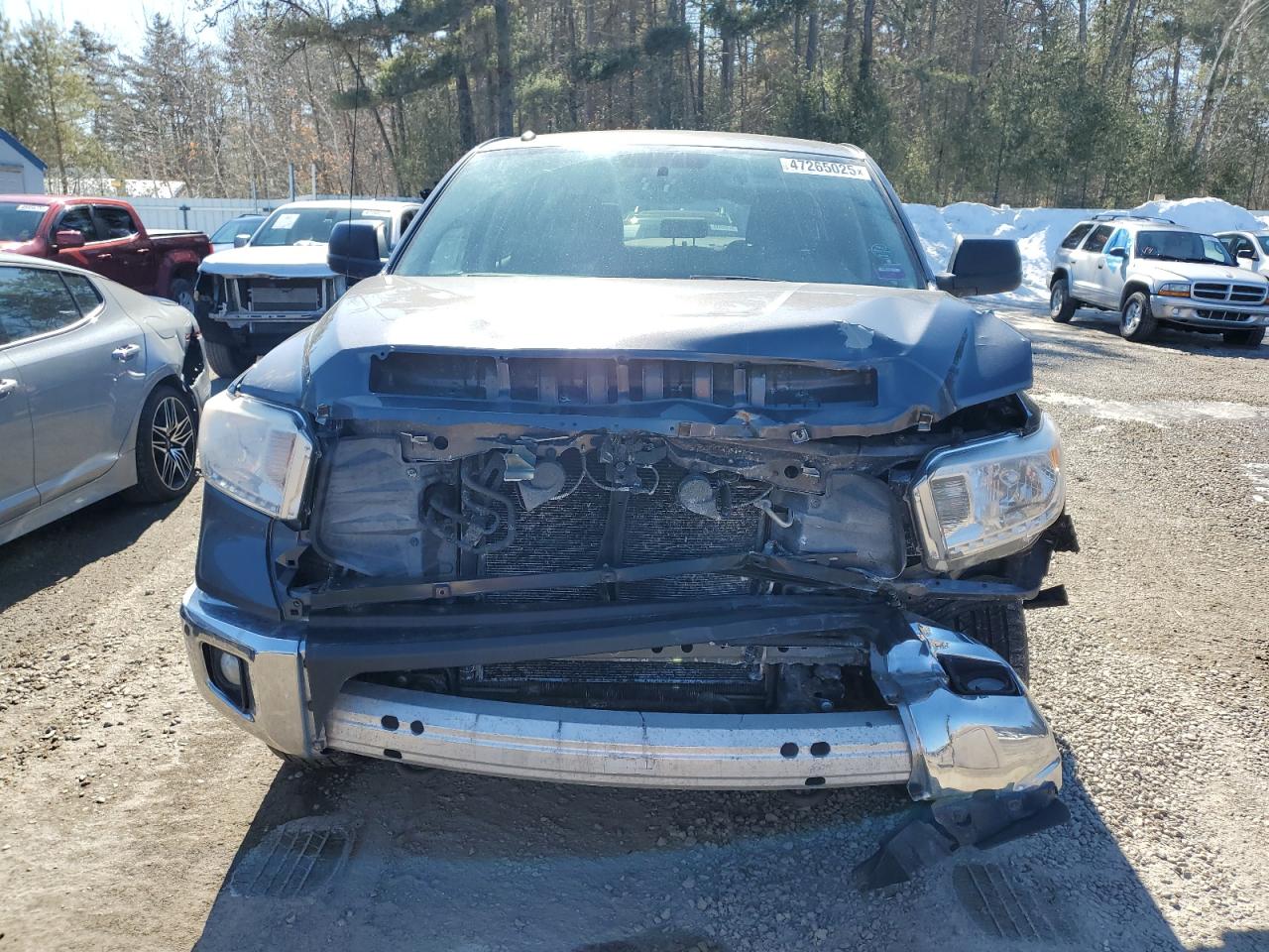 2016 Toyota Tundra VIN 5TFDY5F17GX554614 Copart auction photo, front end / minor dent/scratches damage thumbnail 5