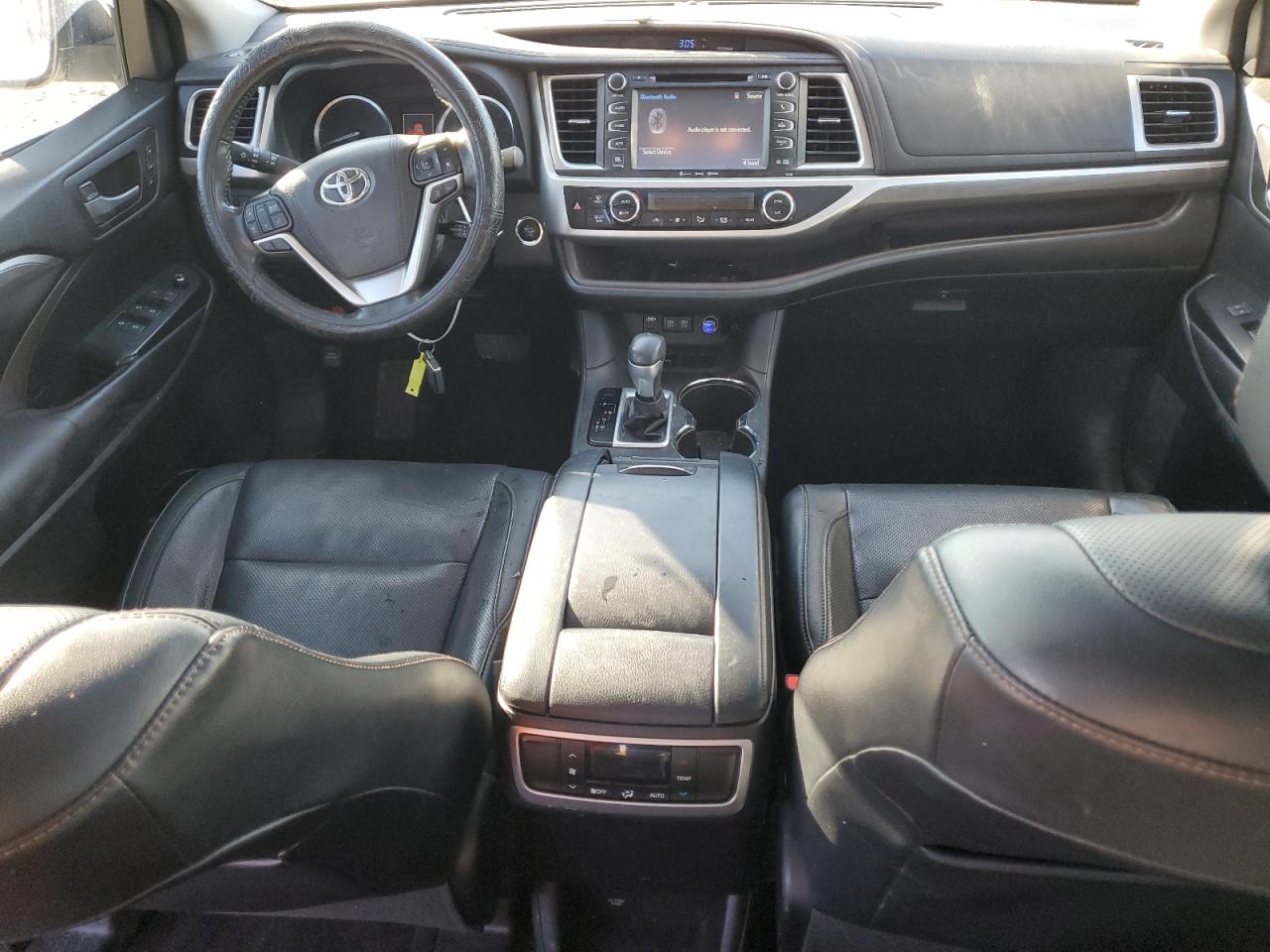 2017 Toyota Highlander VIN 5TDYZRFH9HS215234 Copart auction photo, front end damage thumbnail 8
