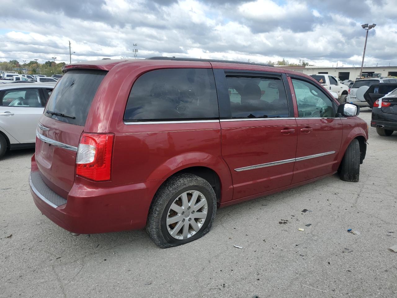 2015 Chrysler Town & Country VIN 2C4RC1BG0FR654445 Copart auction photo, side / front end damage thumbnail 3