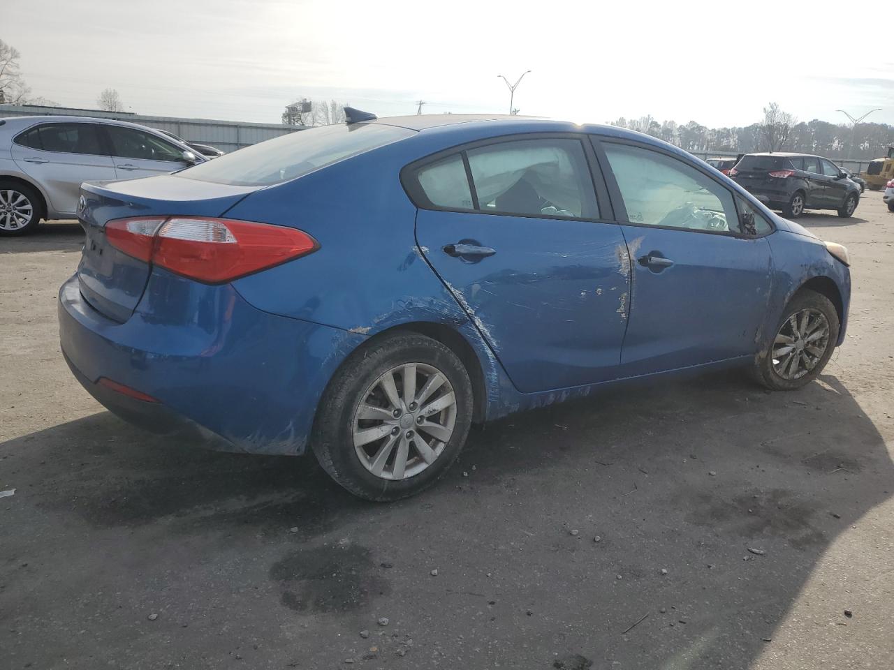 2014 KIA Forte VIN KNAFX4A67E5206066 Copart auction photo, all over damage thumbnail 3
