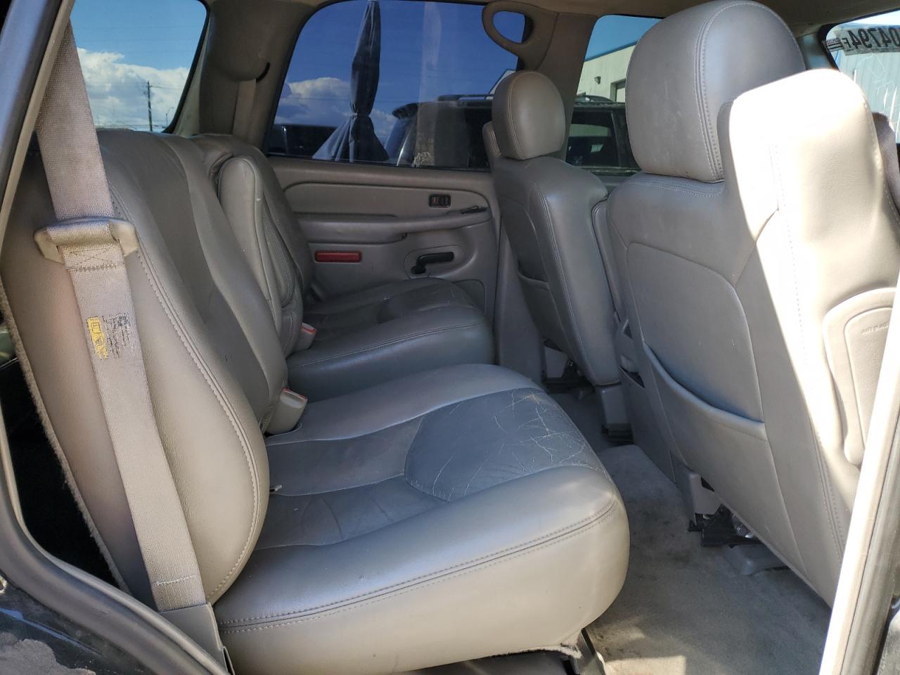 2005 GMC Yukon VIN 1GKEC13T75R270097 Copart auction photo, front end damage thumbnail 11