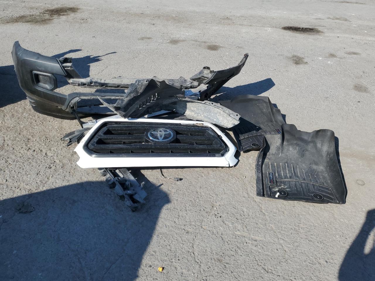 2022 Toyota Tacoma VIN 3TYRX5GN6NT044241 Copart auction photo, front end damage thumbnail 14