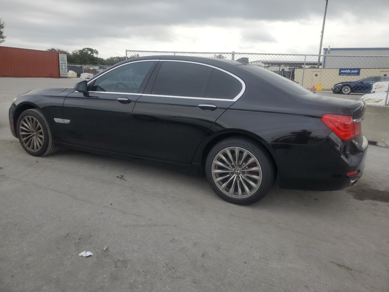 2011 BMW 7er VIN WBAKA4C5XBC612807 Copart auction photo, minor dent/scratches damage thumbnail 2
