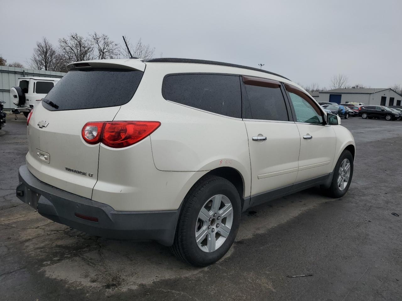 2011 Chevrolet Traverse VIN 1GNKRGEDXBJ216199 Copart auction photo, front end damage thumbnail 3