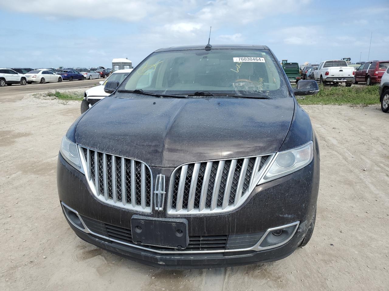 2015 Lincoln MKX VIN 2LMDJ8JKXFBL32001 Copart auction photo, water/flood damage thumbnail 5
