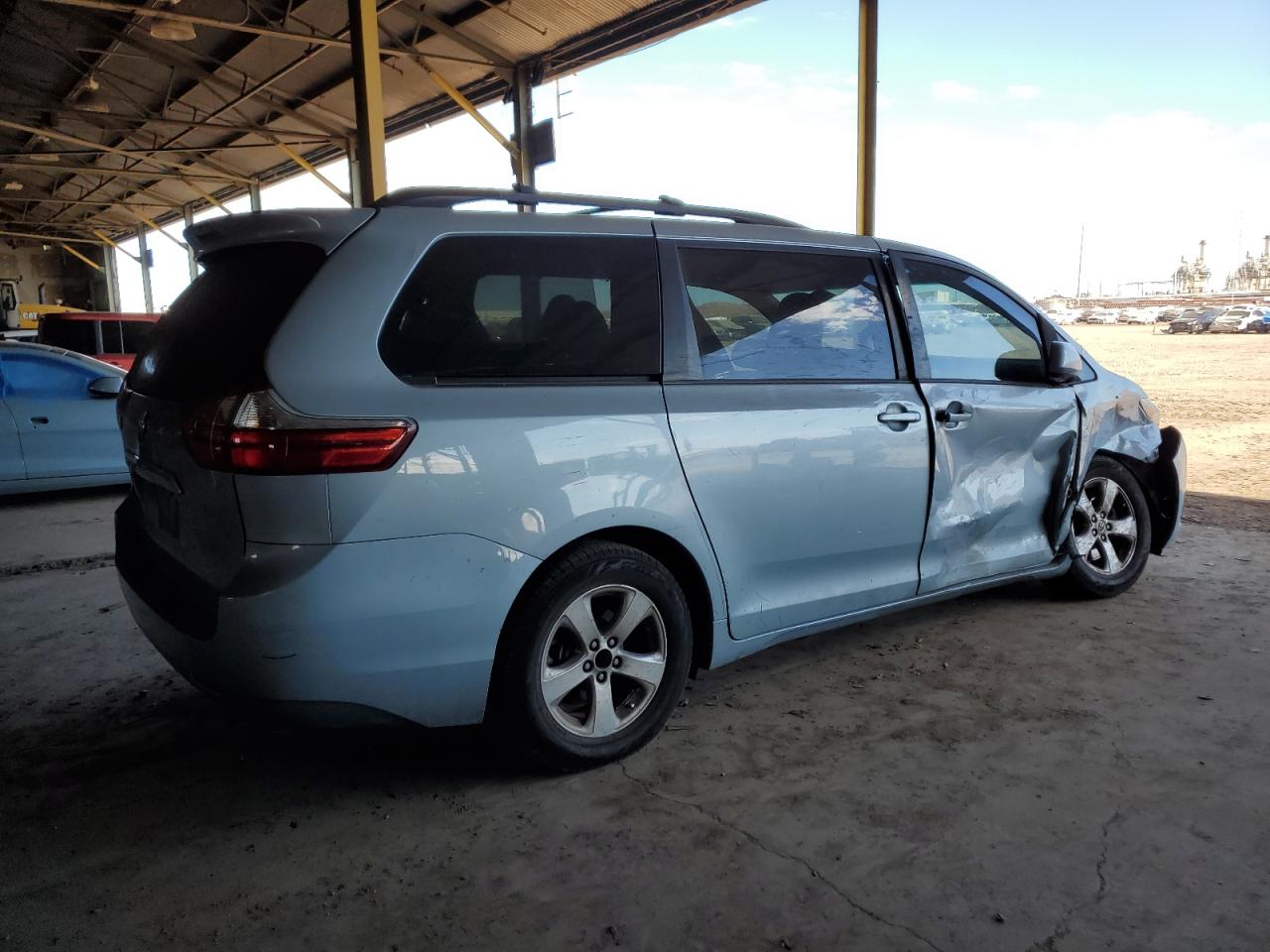2015 Toyota Sienna VIN 5TDKK3DC8FS598742 Copart auction photo, front end / side damage thumbnail 3