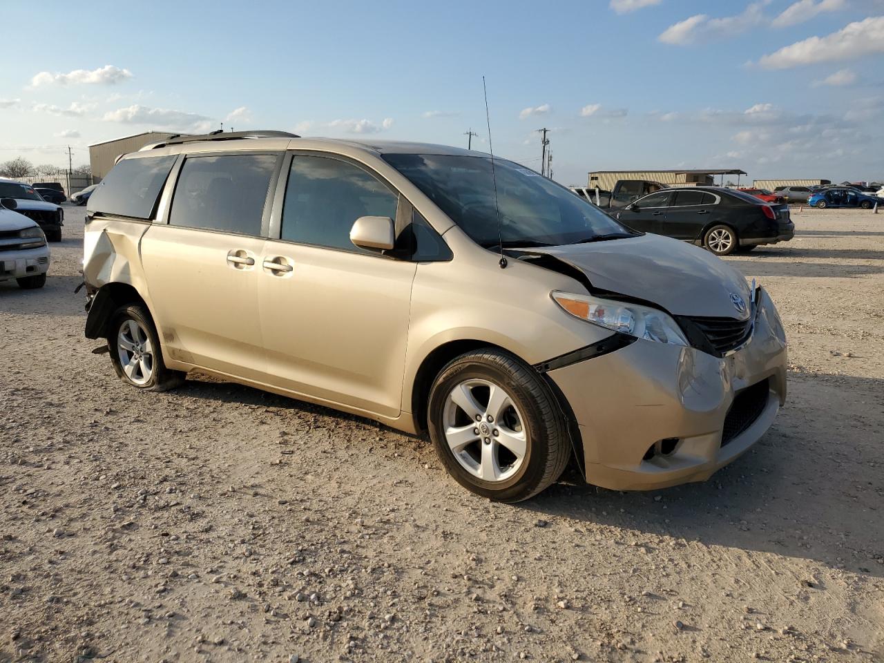 2011 Toyota Sienna VIN 5TDKK3DC0BS048963 Copart auction photo, rear end / front end damage thumbnail 4