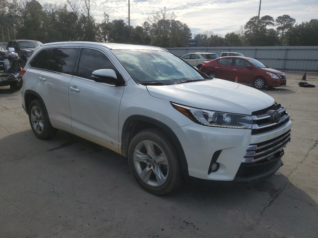 2018 Toyota Highlander VIN 5TDYZRFH0JS258348 Copart auction photo, front end / rear end damage thumbnail 4