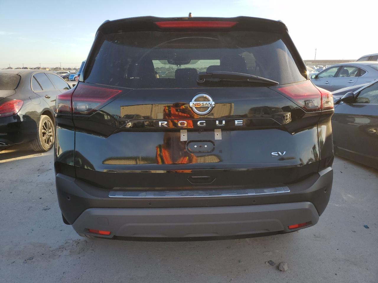 2021 Nissan Rogue VIN 5N1AT3BA2MC810541 Copart auction photo, side / front end damage thumbnail 6