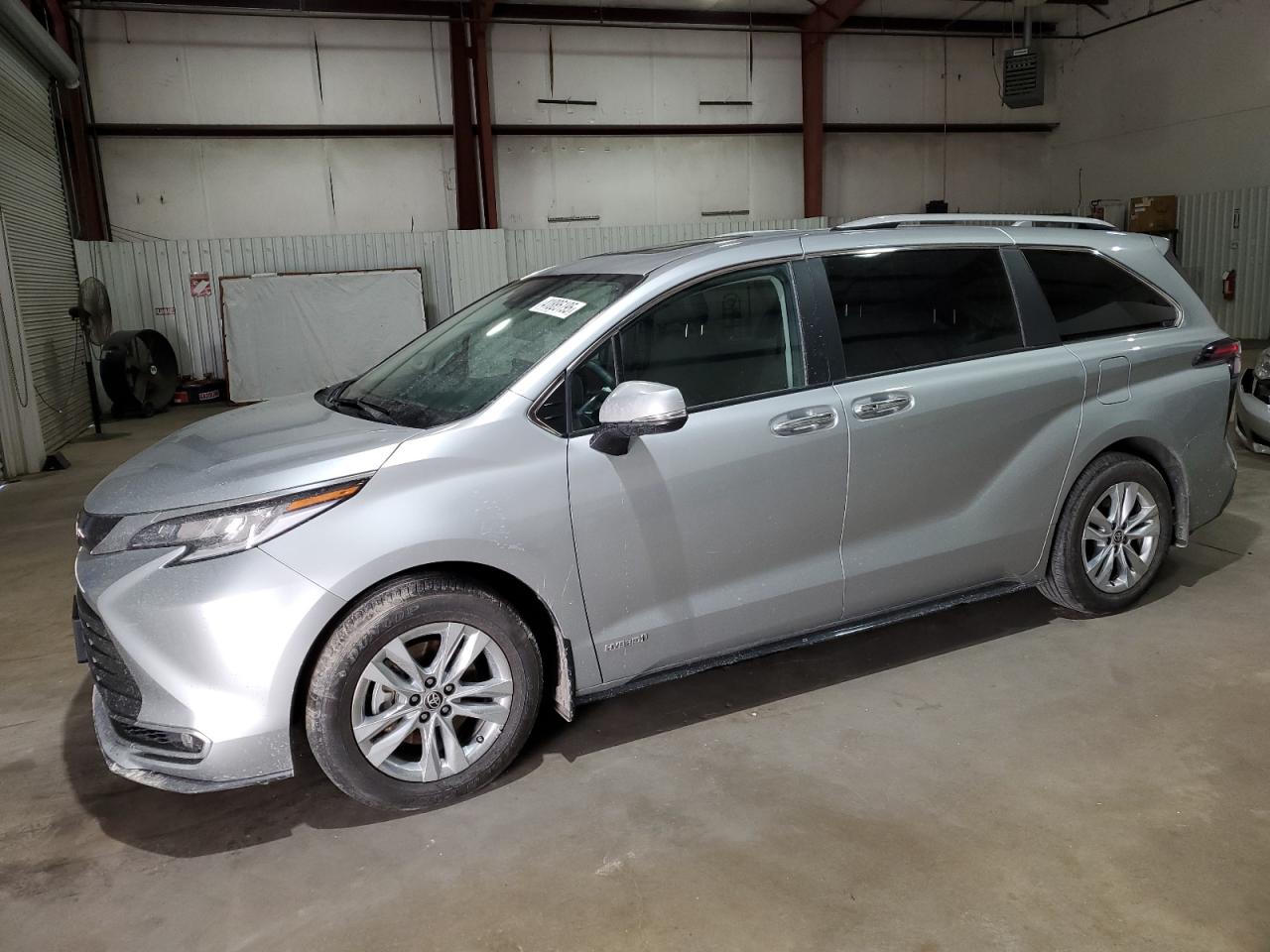 2021 Toyota Sienna VIN 5TDZRKEC7MS065569