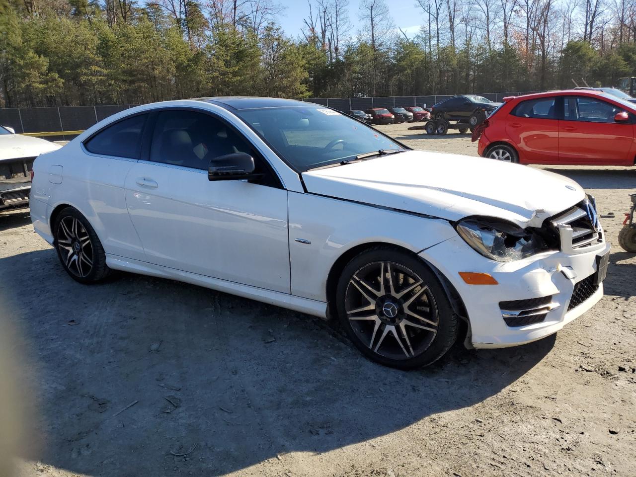 2013 Mercedes-Benz C-klasse VIN WDDGJ4HB6DG057184 Copart auction photo, front end / minor dent/scratches damage thumbnail 4