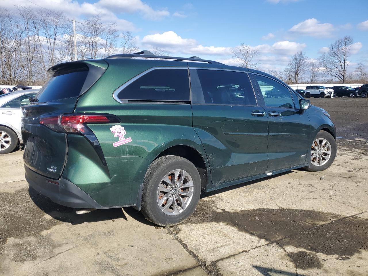 2021 Toyota Sienna VIN 5TDJRKEC8MS065545 Copart auction photo, side / front end damage thumbnail 3