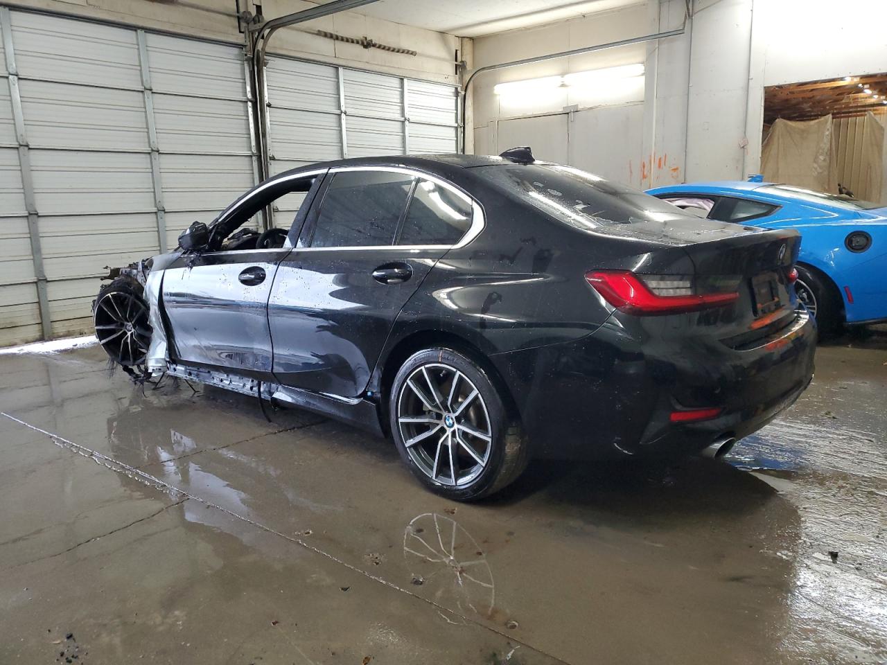 2020 BMW 3er VIN 3MW5R1J01L8B22468 Copart auction photo, burn - engine / burn - interior damage thumbnail 2